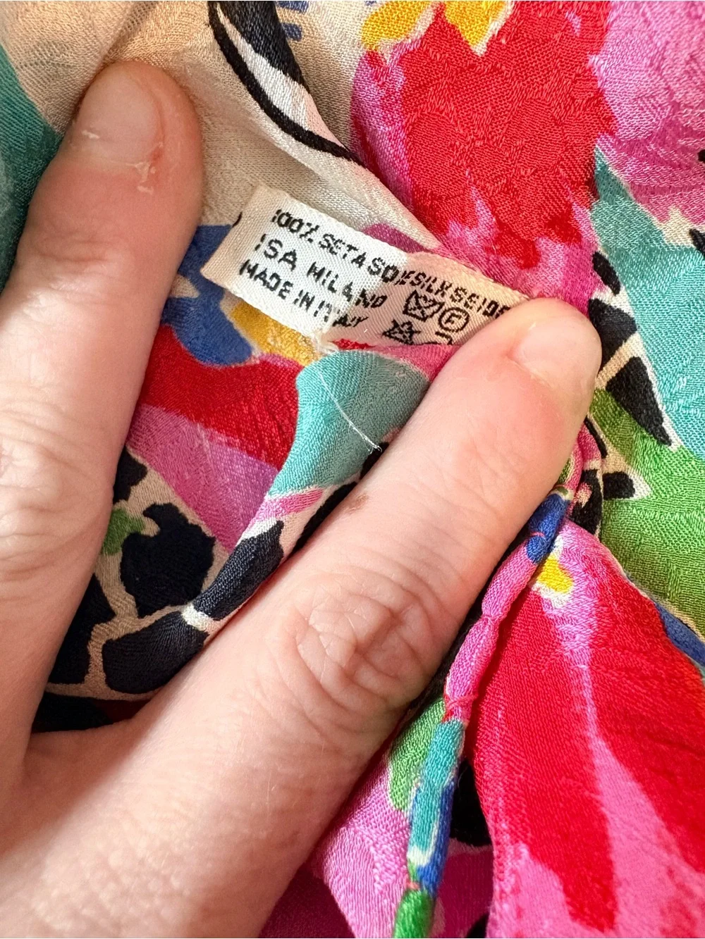 Emanuel Ungaro Paris - 100% silk made in italy vibtage scarf